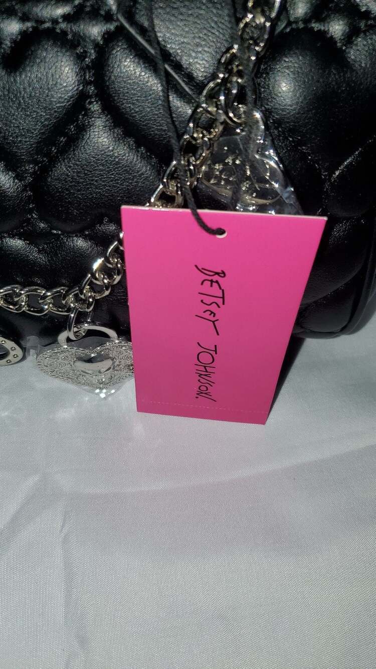 NWT Betsey Johnson Black Heart Quilted Satchel Crossbody Bag with Heart Charms - Picture 3 of 5
